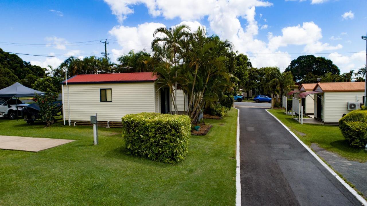 Sarina Palms Caravan And Cabins Village Exterior foto